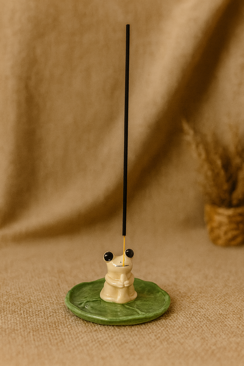 🐸 Frog & Lotus Leaf Ceramic Incense Burner